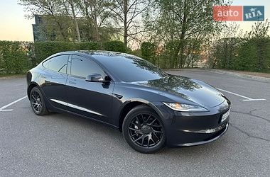Седан Tesla Model 3 2025 в Києві