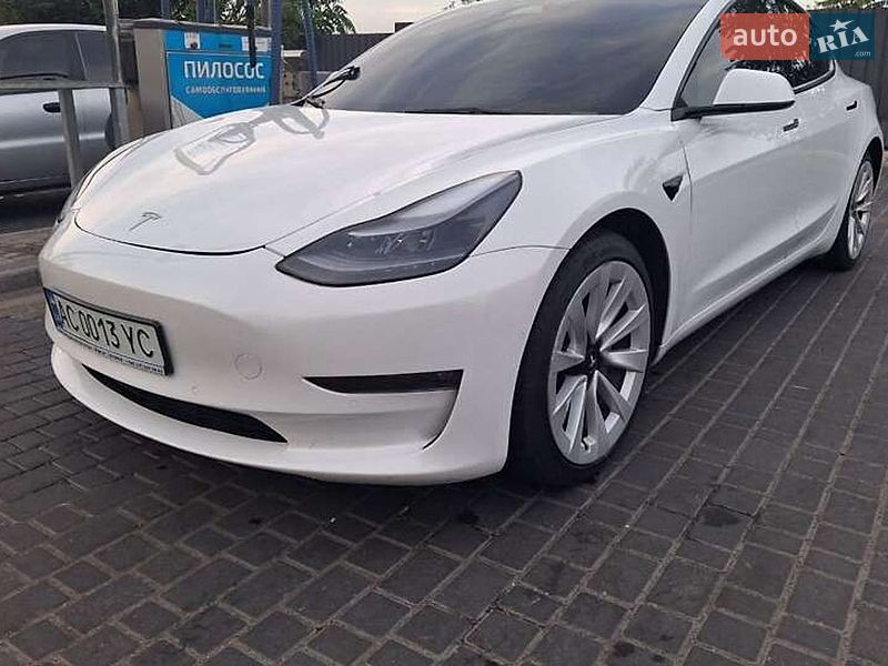 Tesla Model 3 2022