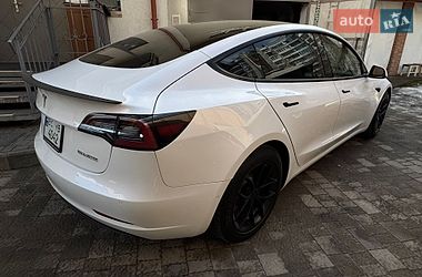 Седан Tesla Model 3 2021 в Львові
