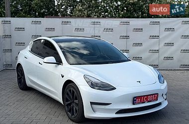 Седан Tesla Model 3 2021 в Луцке