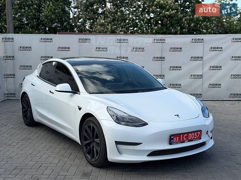 Tesla Model 3 2021