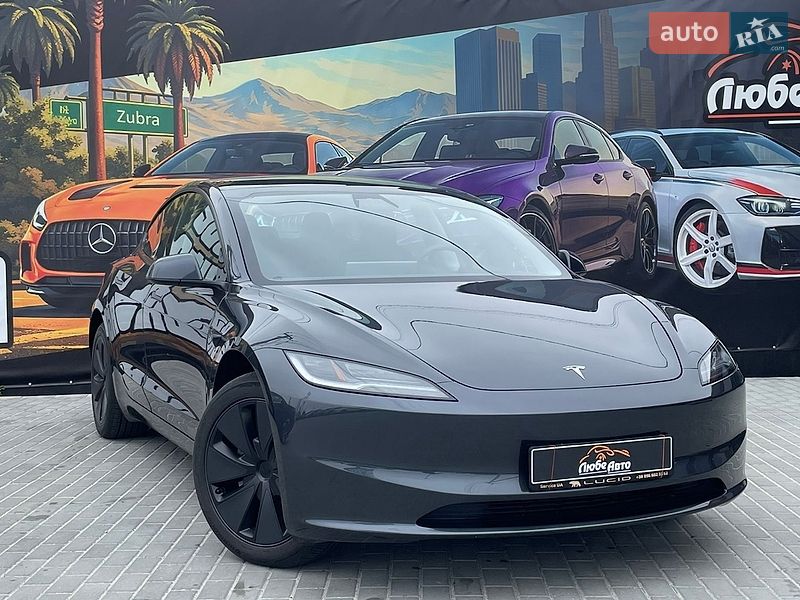 Седан Tesla Model 3 2024 в Львові