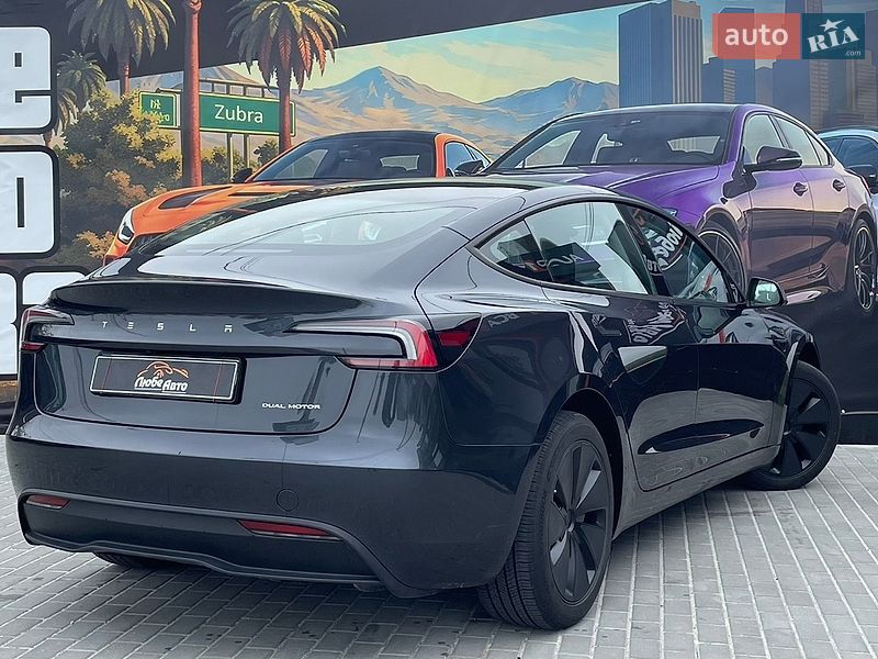 Седан Tesla Model 3 2024 в Львові