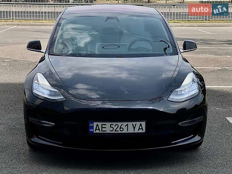 Седан Tesla Model 3 2019 в Києві
