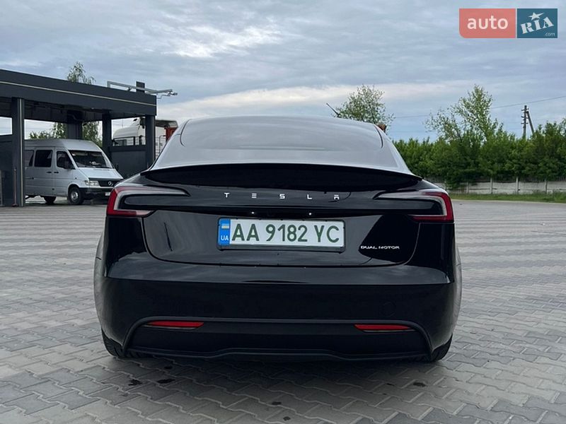 Седан Tesla Model 3 2024 в Белой Церкви