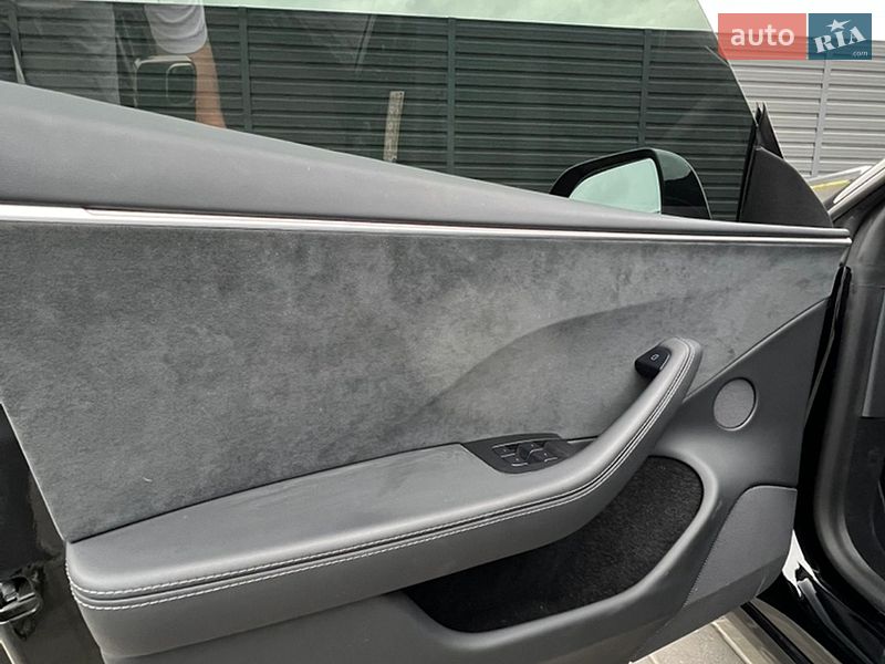 Седан Tesla Model 3 2024 в Белой Церкви