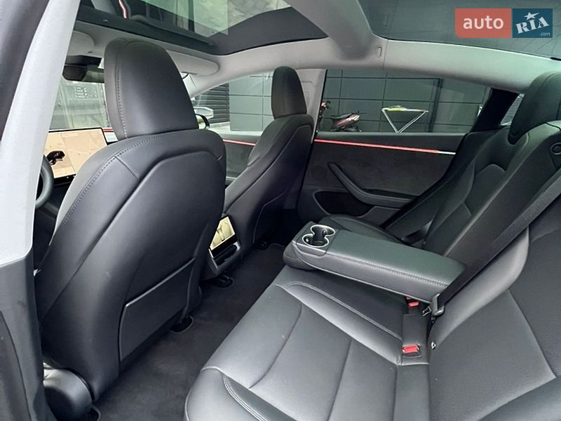 Седан Tesla Model 3 2024 в Белой Церкви
