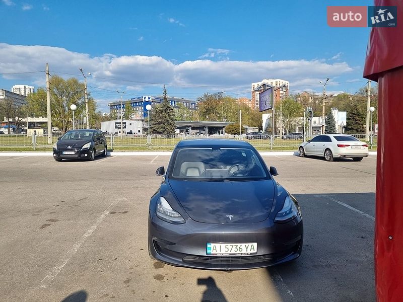 Седан Tesla Model 3 2018 в Харькове