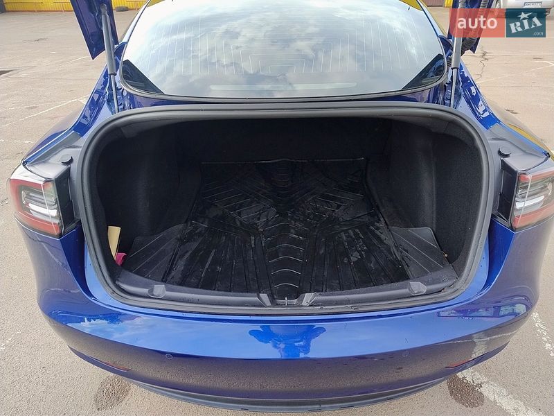 Седан Tesla Model 3 2020 в Житомирі