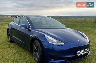 Седан Tesla Model 3 2018 в Великих Мостах