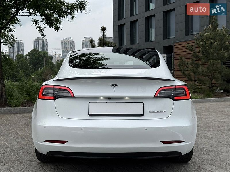 Седан Tesla Model 3 2022 в Киеве фото 21 Седан Tesla Model 3 2022 в Киеве