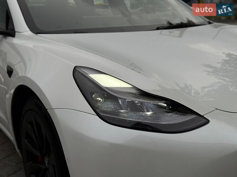 Седан Tesla Model 3 2022 в Киеве фото 30 Седан Tesla Model 3 2022 в Киеве