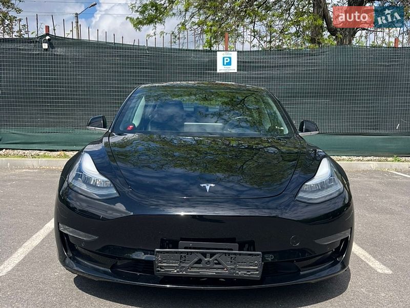 Седан Tesla Model 3 2018 в Одессе