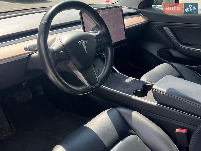 Седан Tesla Model 3 2018 в Одессе