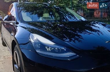 Седан Tesla Model 3 2019 в Сумах