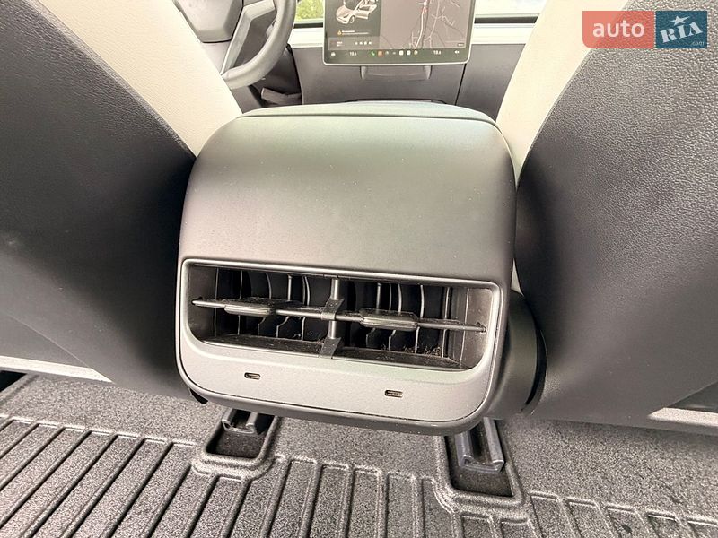 Седан Tesla Model 3 2023 в Яремче фото 20 Седан Tesla Model 3 2023 в Яремче