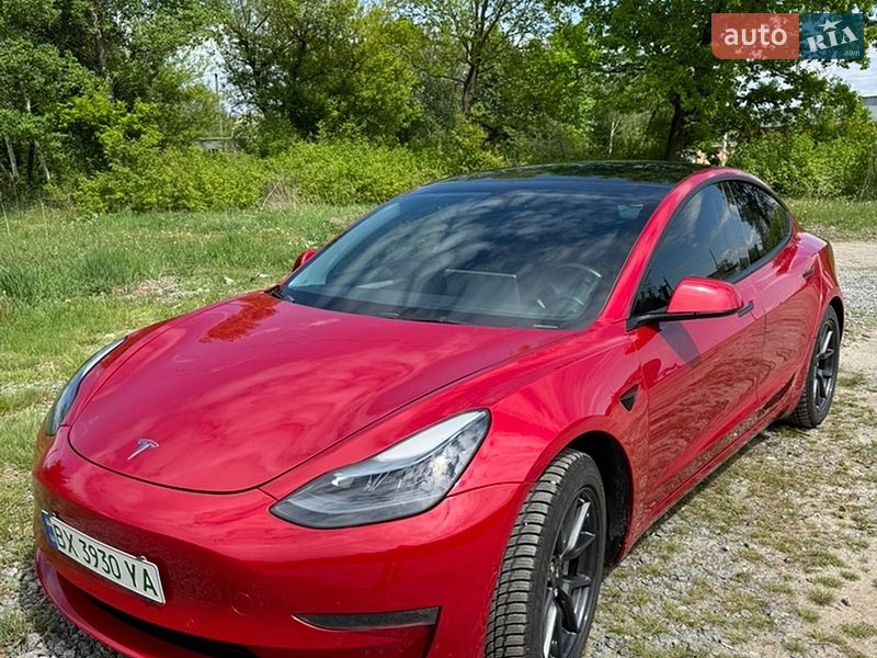 Седан Tesla Model 3 2022 в Шепетовке