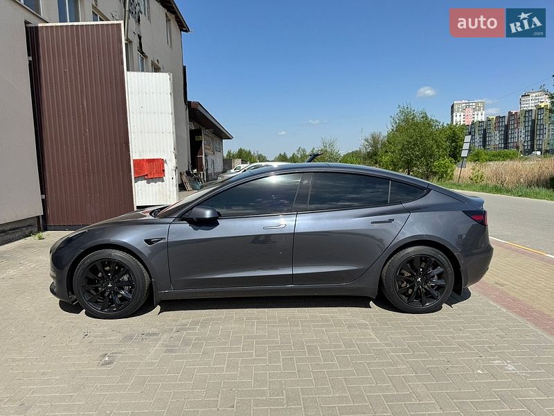 Седан Tesla Model 3 2021 в Ірпені