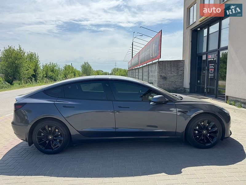 Седан Tesla Model 3 2021 в Ірпені
