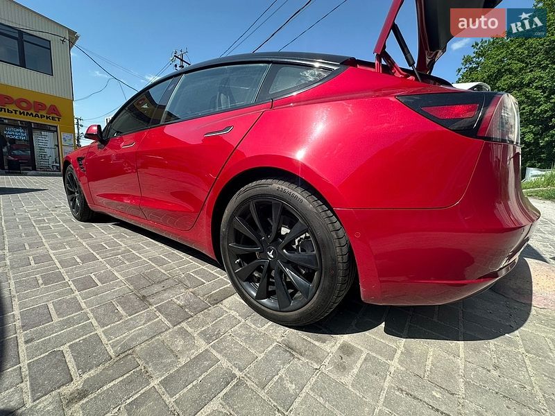 Седан Tesla Model 3 2018 в Києві