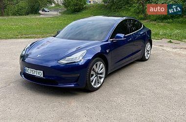 Седан Tesla Model 3 2019 в Львові