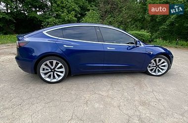 Седан Tesla Model 3 2019 в Львові
