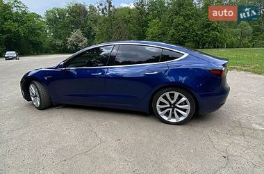 Седан Tesla Model 3 2019 в Львові