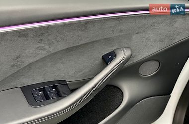 Седан Tesla Model 3 2024 в Киеве
