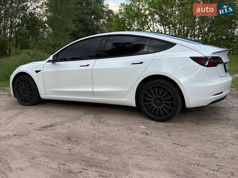 Седан Tesla Model 3 2020 в Черкассах