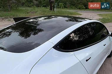 Седан Tesla Model 3 2020 в Черкассах