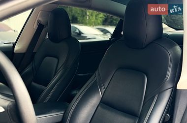 Седан Tesla Model 3 2022 в Києві