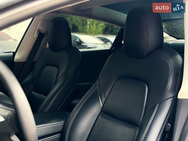 Седан Tesla Model 3 2022 в Києві
