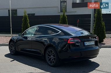 Седан Tesla Model 3 2018 в Луцке