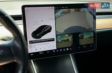 Седан Tesla Model 3 2018 в Луцке