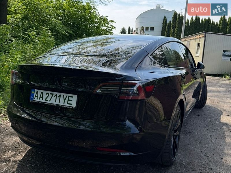 Седан Tesla Model 3 2018 в Киеве