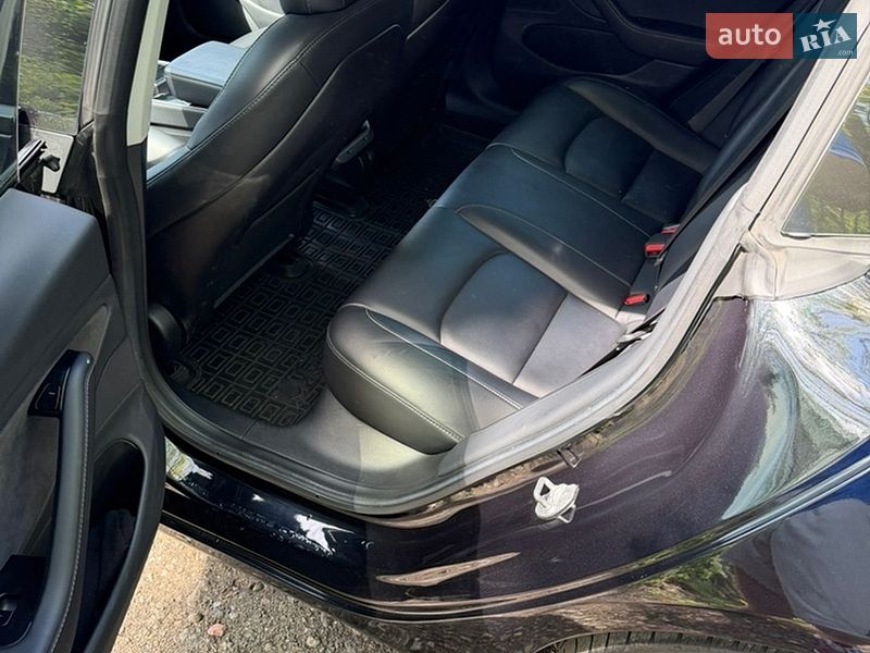 Седан Tesla Model 3 2018 в Киеве