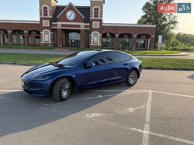 Седан Tesla Model 3 2023 в Киеве