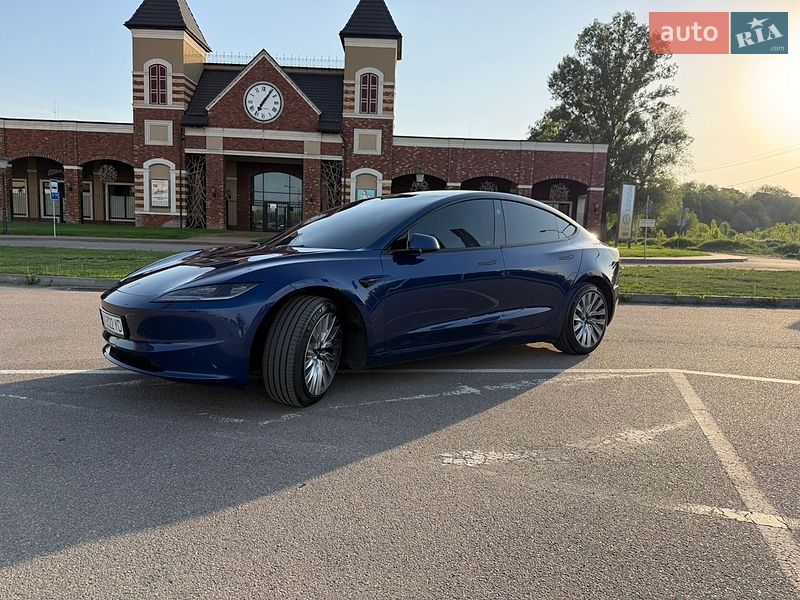 Седан Tesla Model 3 2023 в Киеве