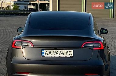 Седан Tesla Model 3 2022 в Киеве