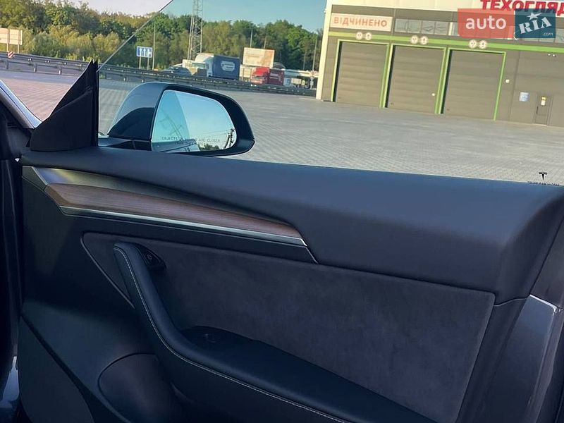 Седан Tesla Model 3 2022 в Киеве