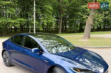 Седан Tesla Model 3 2024 в Львові