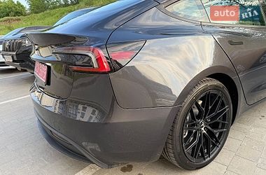 Седан Tesla Model 3 2024 в Львові