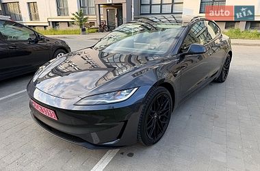Седан Tesla Model 3 2024 в Львові