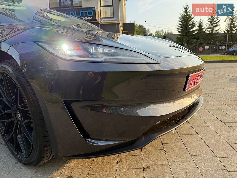 Седан Tesla Model 3 2024 в Львові