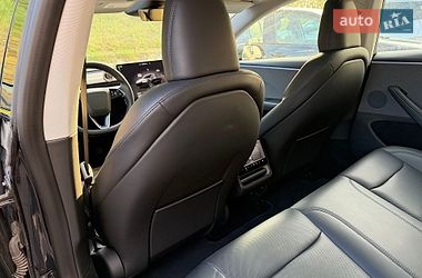 Седан Tesla Model 3 2024 в Львові