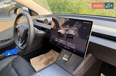Седан Tesla Model 3 2024 в Львові