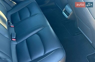 Седан Tesla Model 3 2021 в Ровно