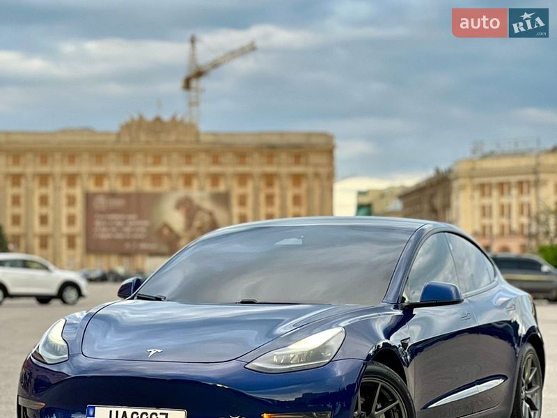 Седан Tesla Model 3 2021 в Харкові