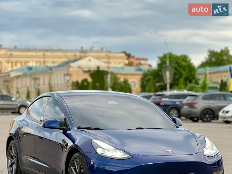 Седан Tesla Model 3 2021 в Харкові
