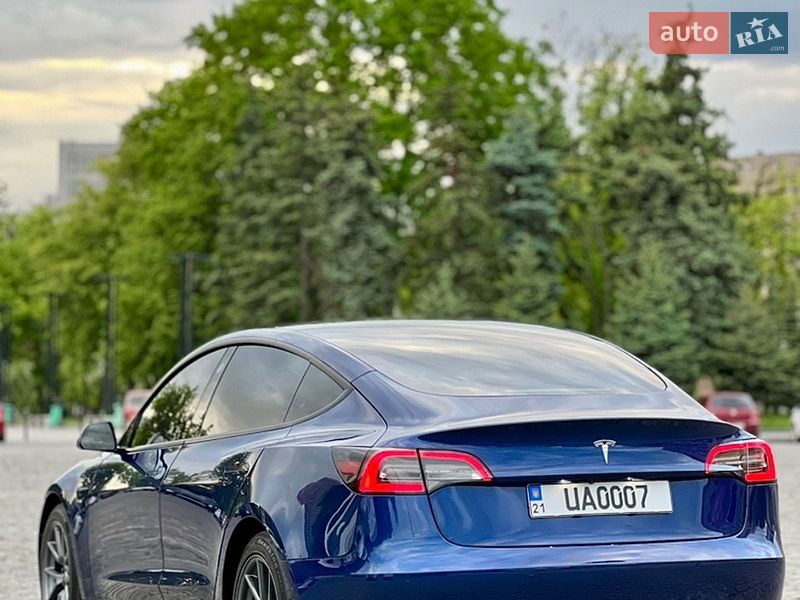 Седан Tesla Model 3 2021 в Харкові